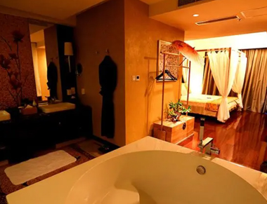 深圳盐田养生会所的黄昏恋：当爱情遇上八十岁